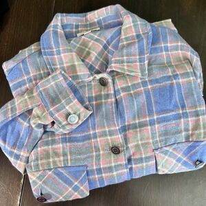 OTT Women’s Plaid Button Down Flannel 💖